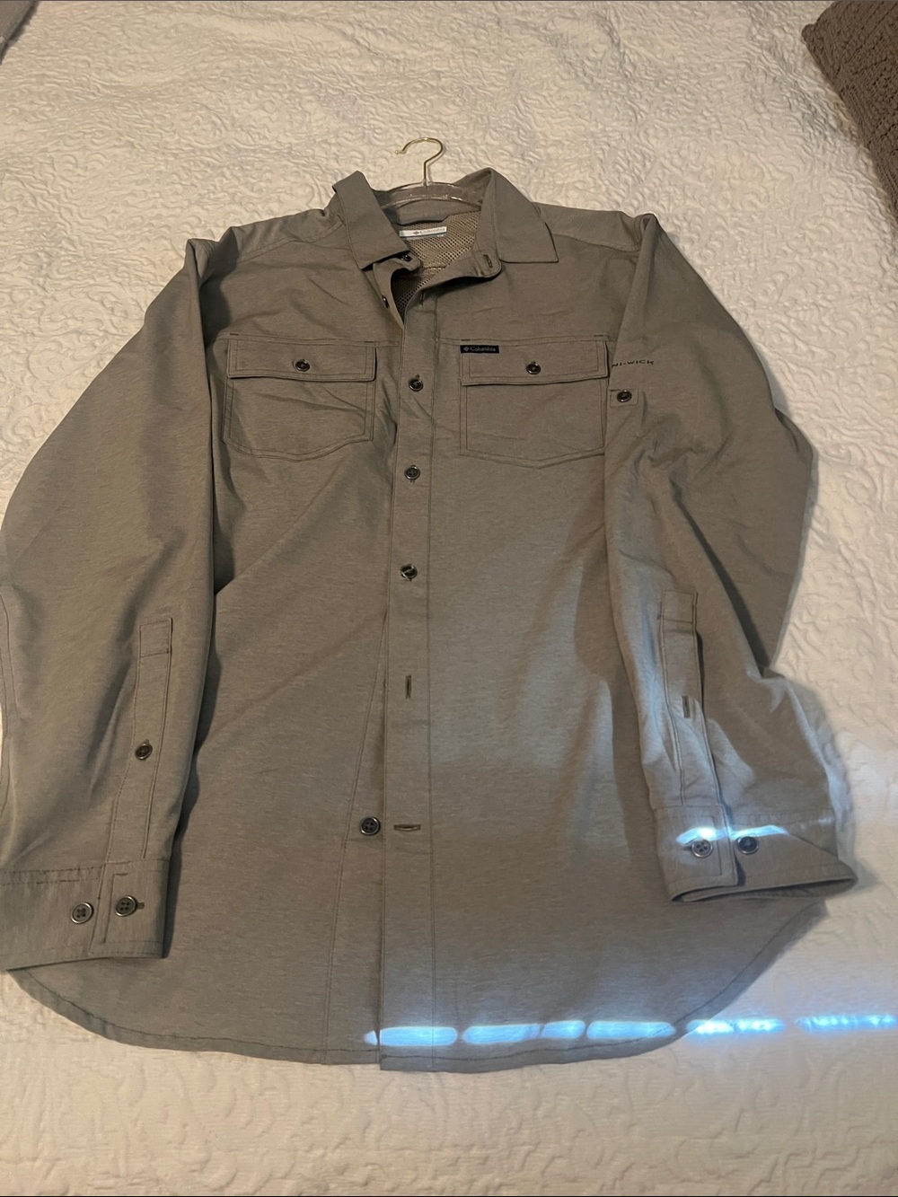 Columbia unisex  Gray Lightweight Button-Up Shirt